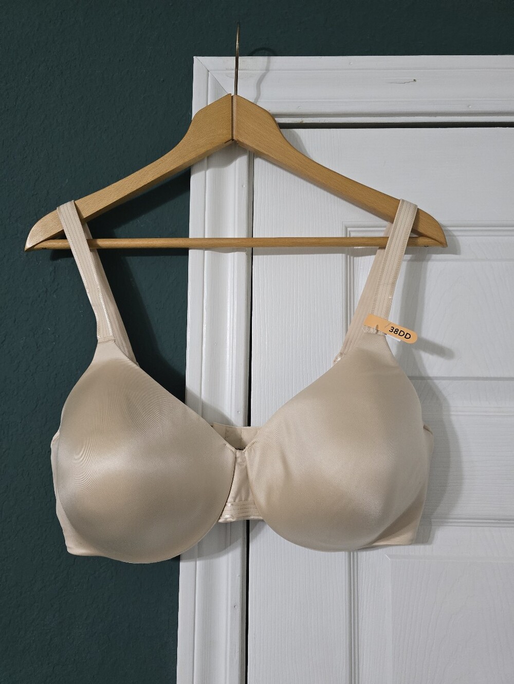 NWOT Bali One Smooth U Smoothing & Concealing Underwire Bra Nude 38DD Full Cover